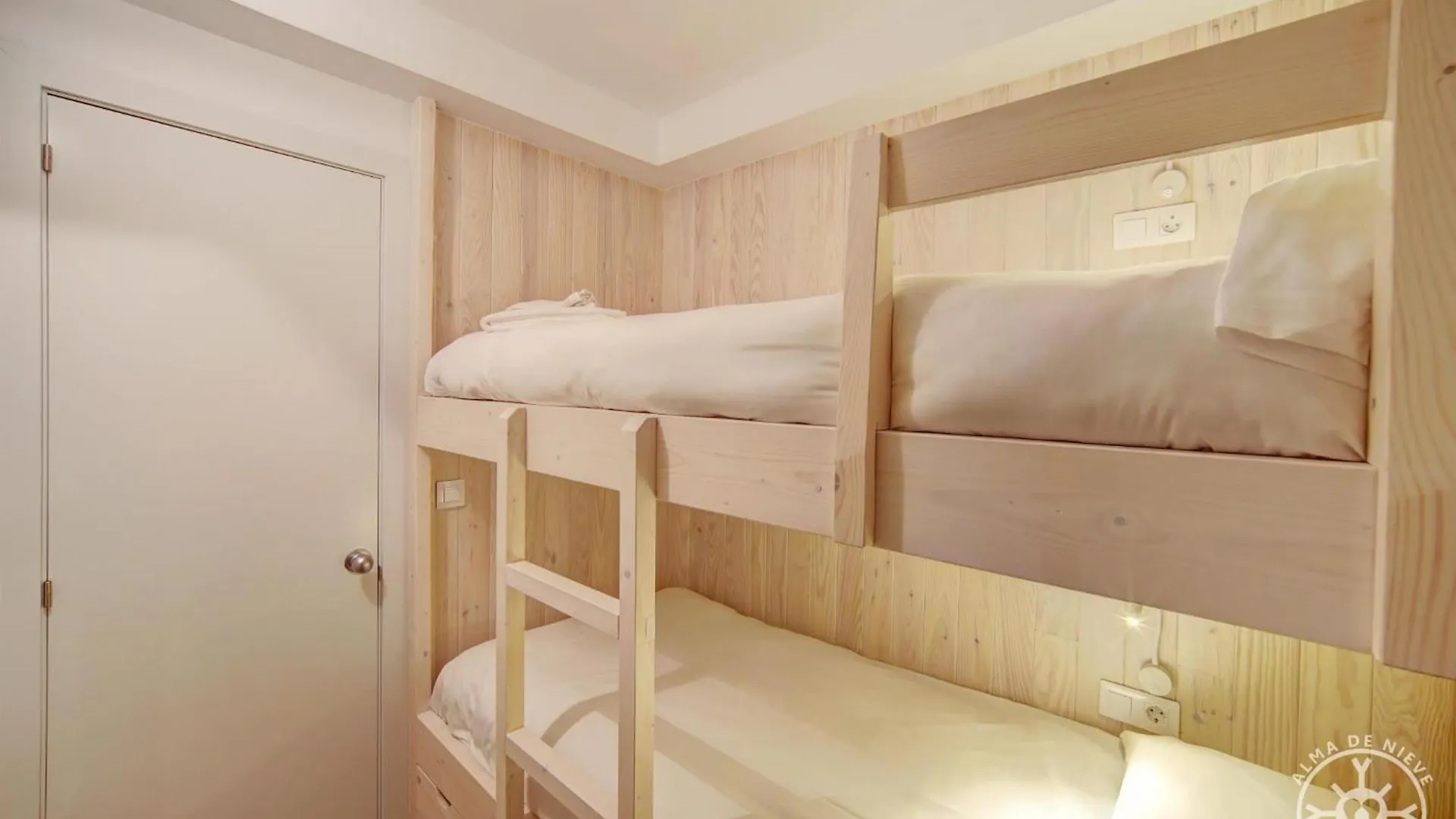 Orri En Baqueira Apartment Naut Aran